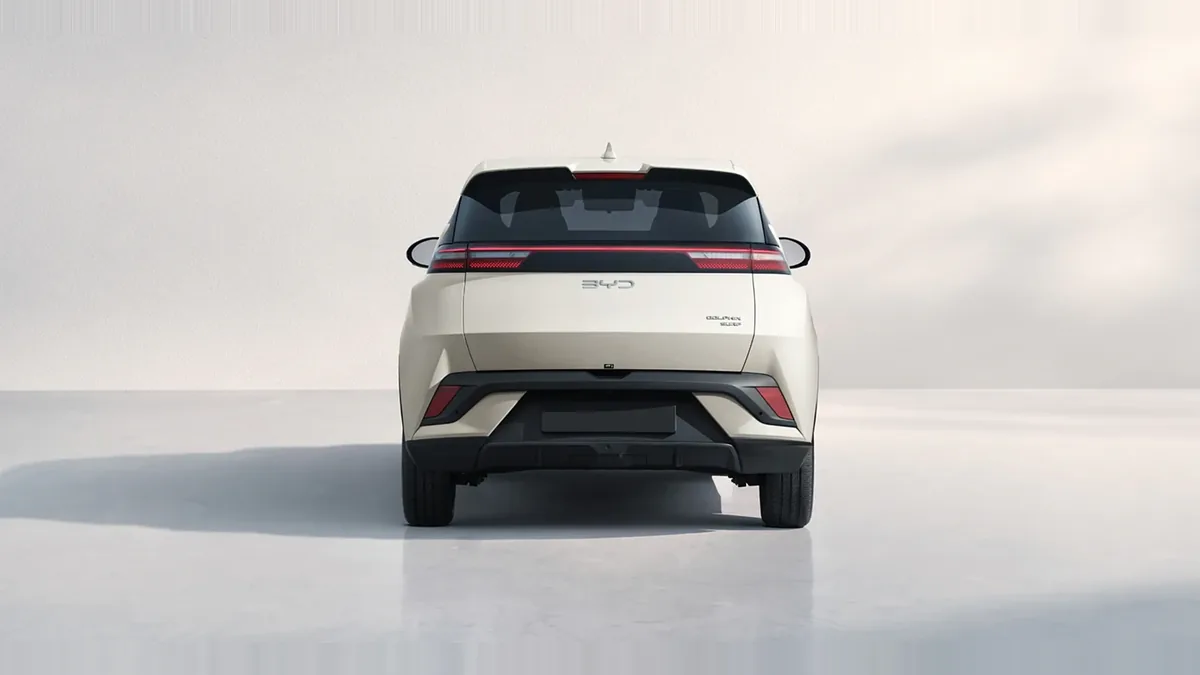 BYD Dolphin Surf Boost en leasing — Trasera