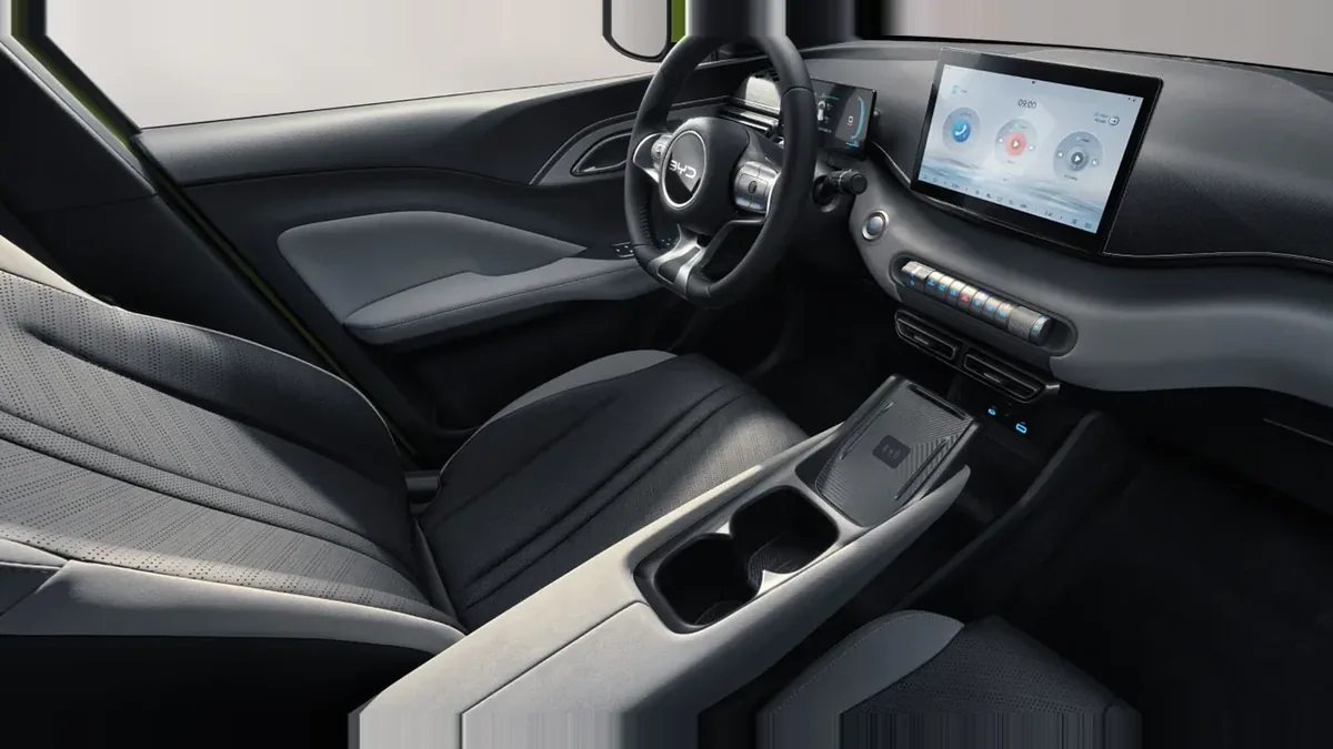 BYD Dolphin Surf Boost en leasing — Interior