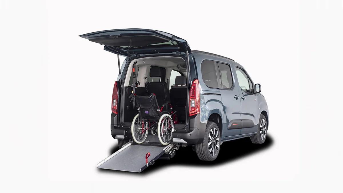 Citroën Berlingo Talla M BlueHDi 100 YOU L1 N1 Adaptado en leasing — Lateral