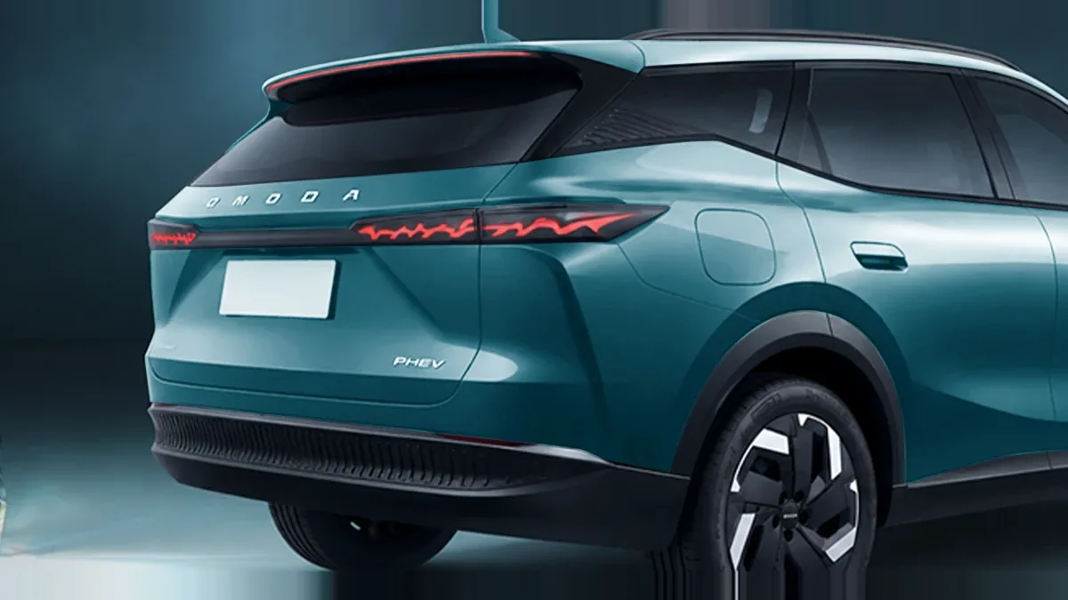 Omoda 7 1.5 TGDI PHEV Premium 279CV en leasing — Trasera