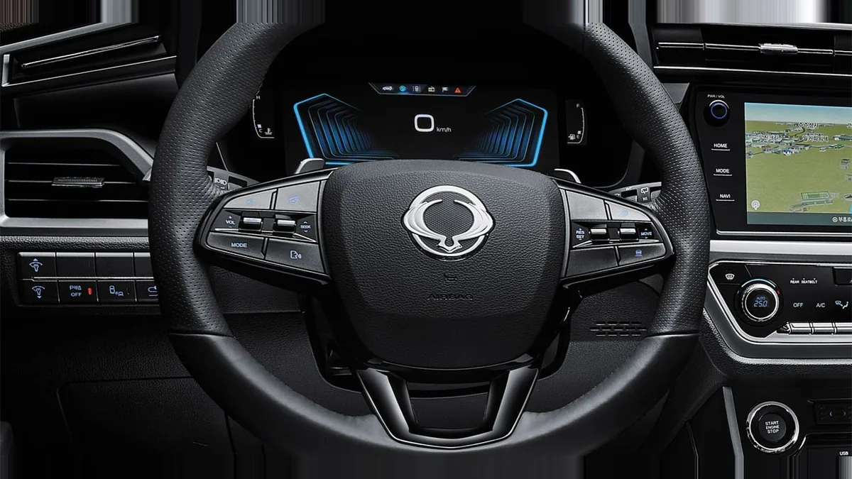 KGM Korando G15 Urban Plus 4x2 en leasing — Interior