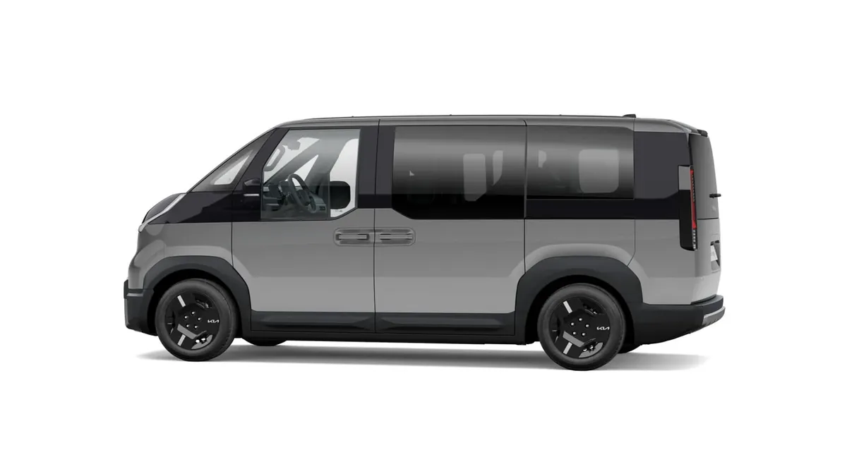 Kia PV5 Passenger L2H1 LR Plus en leasing — Lateral