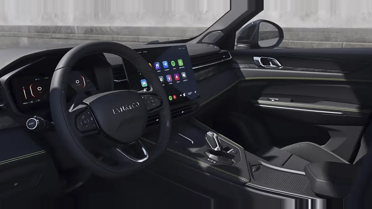 Lynk & Co 01 Core en leasing — Delantera