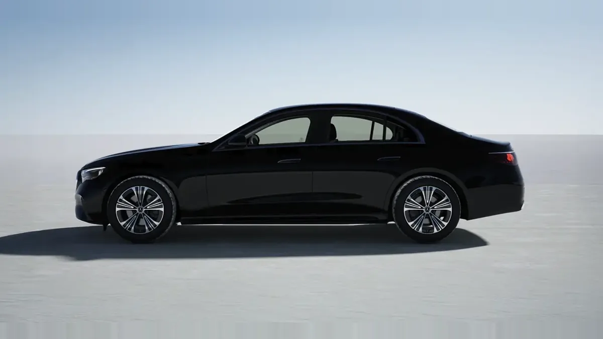 Mercedes-Benz Clase E 200 en leasing — Lateral