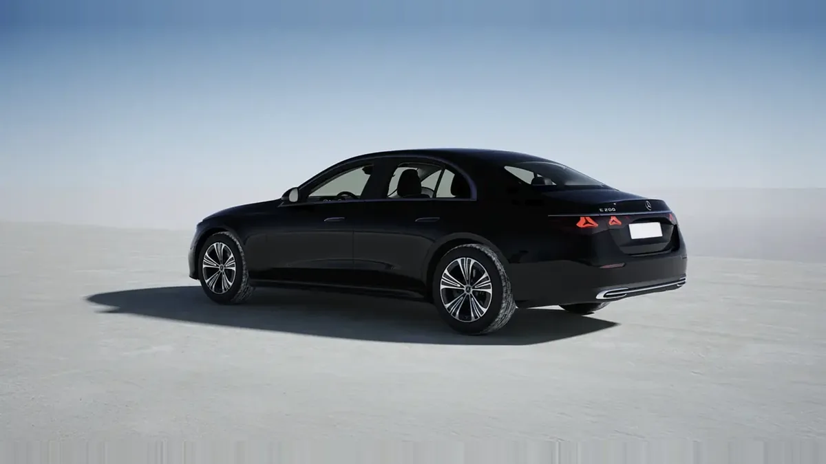 Mercedes-Benz Clase E 200 en leasing — Trasera