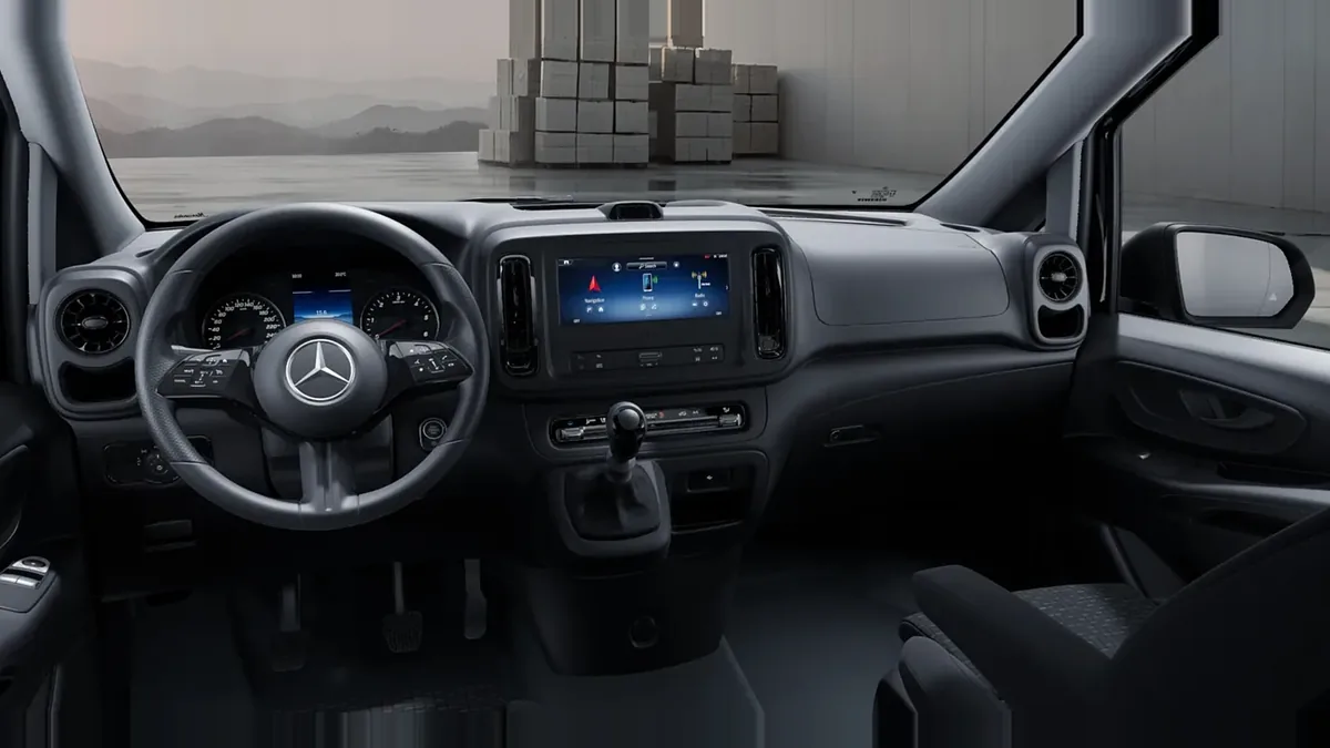Mercedes-Benz Vito 110CDI 75kW Furgón Pro Larga en leasing — Delantera