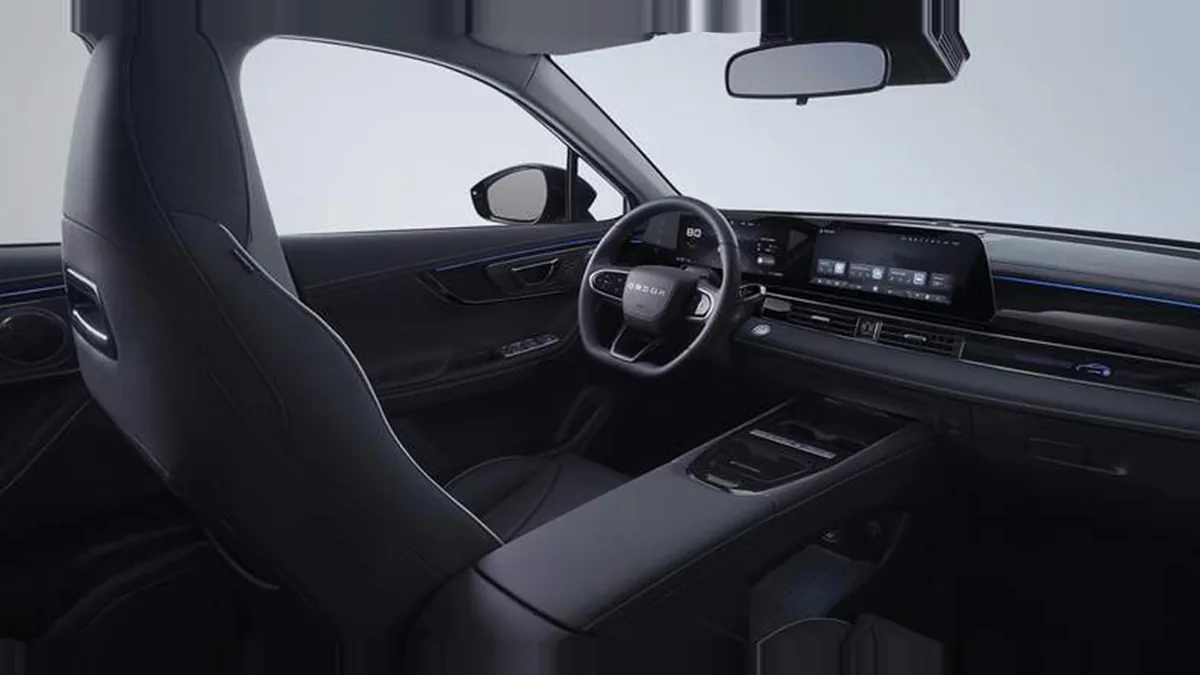 Omoda 5 HEV Business 1.5 TGDI 165kW (224CV) en leasing — Interior