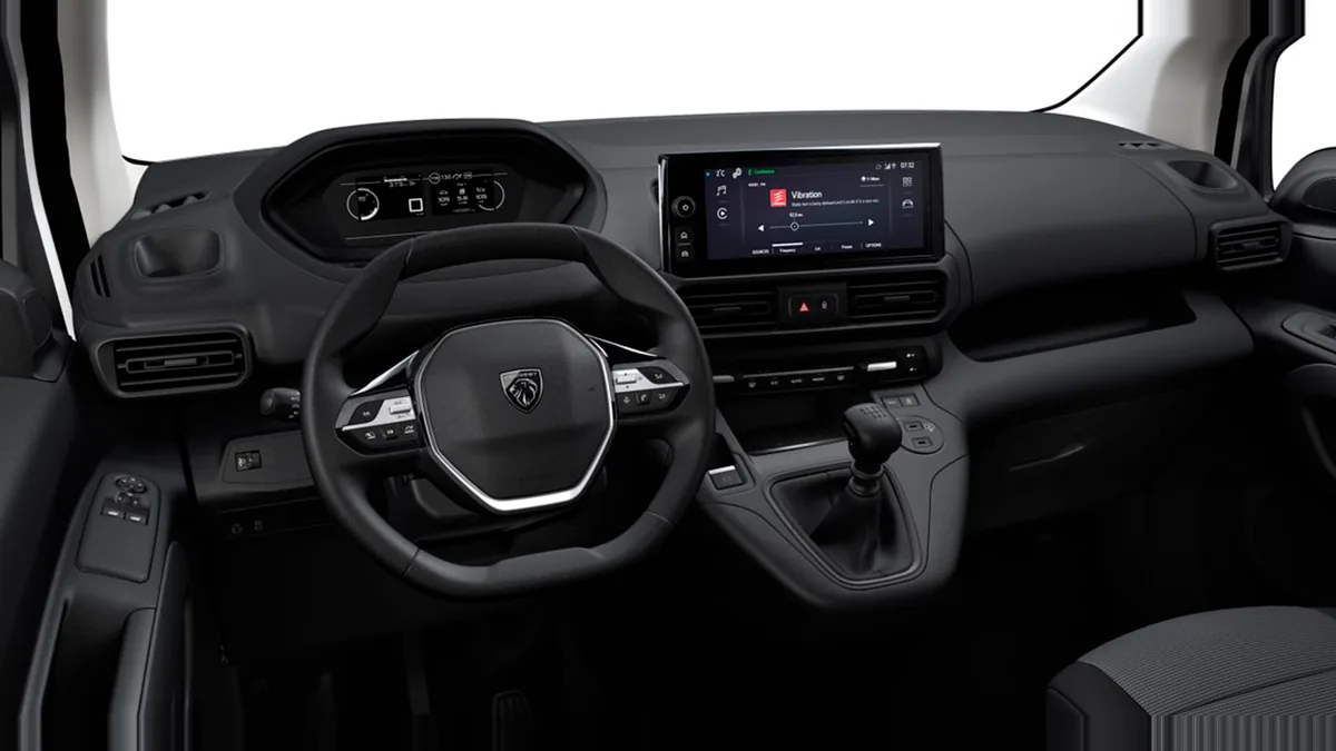 Peugeot Partner Furgón M Diésel 100CV Man en leasing — Delantera